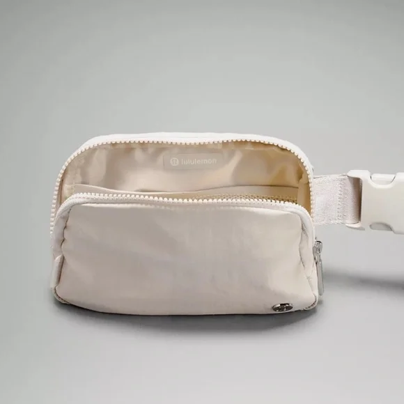Lululemon Everywhere Belt Bag- White Opal - Picture 4 of 6